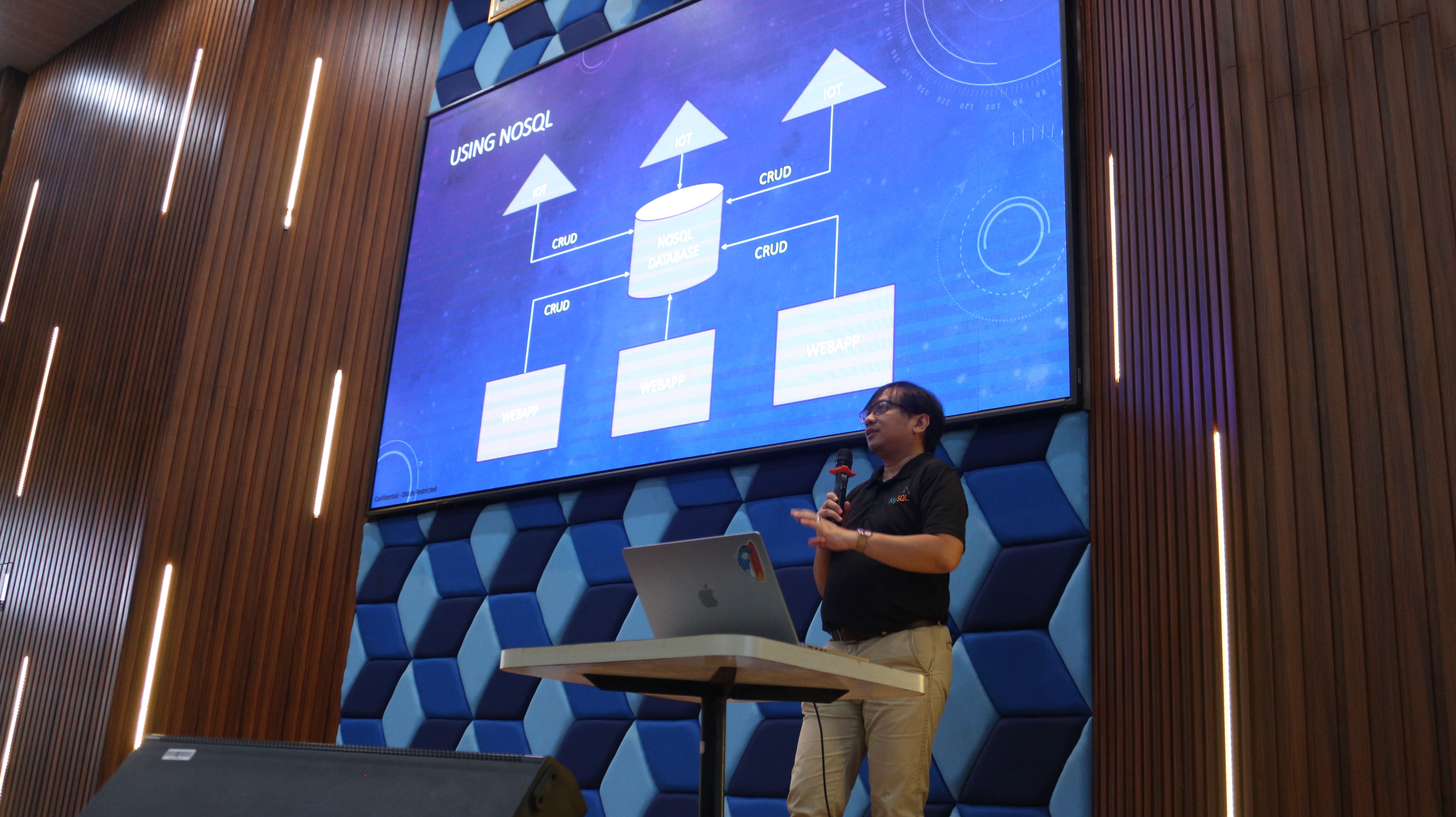 Modern Data Platform: Insights into Database Technology and Generative AI